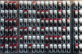 California’s governor plans to put aside $200 million for state EV tax credit