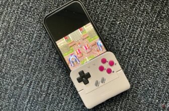 This Sport Boy-inspired controller took my iPhone again to 1993