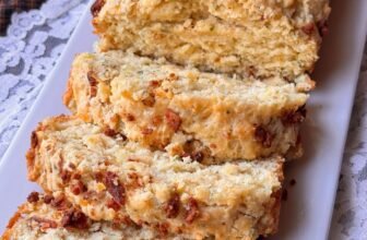 Tacky Bacon Onion Bread (Straightforward Home made Recipe)